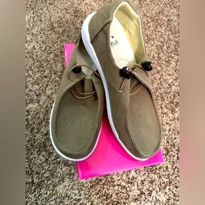 Khaki Kayaks by Corkys